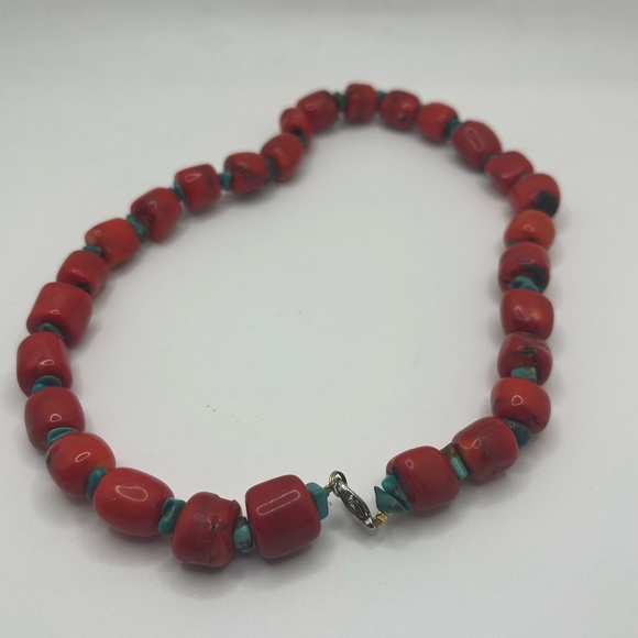 chunky red bamboo coral bead necklace with turquoise spacers southwestern style - Picture 7 of 10